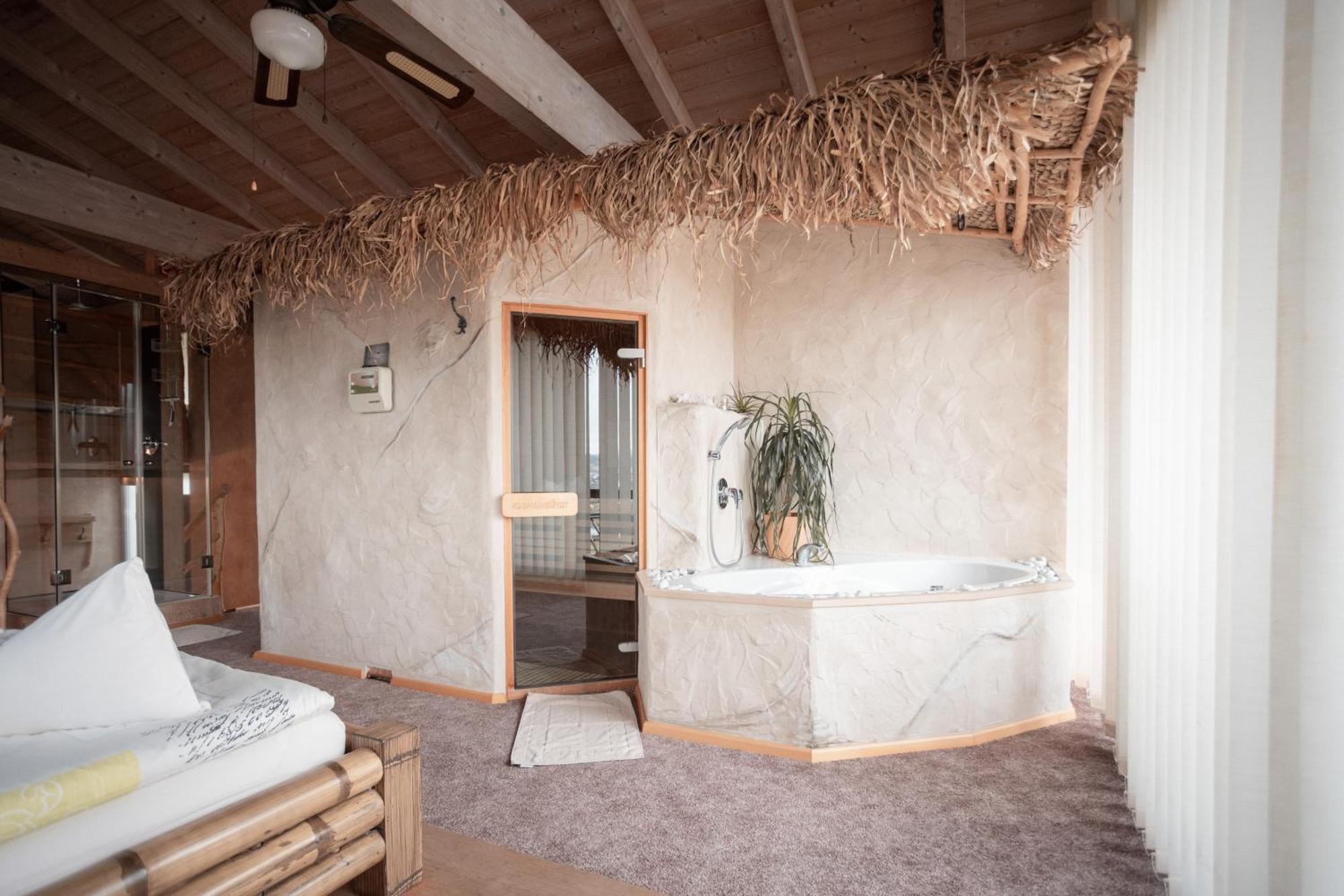 Suedlaendisches Chalet Mit Hauseigener Sauna Viechtach Exterior photo
